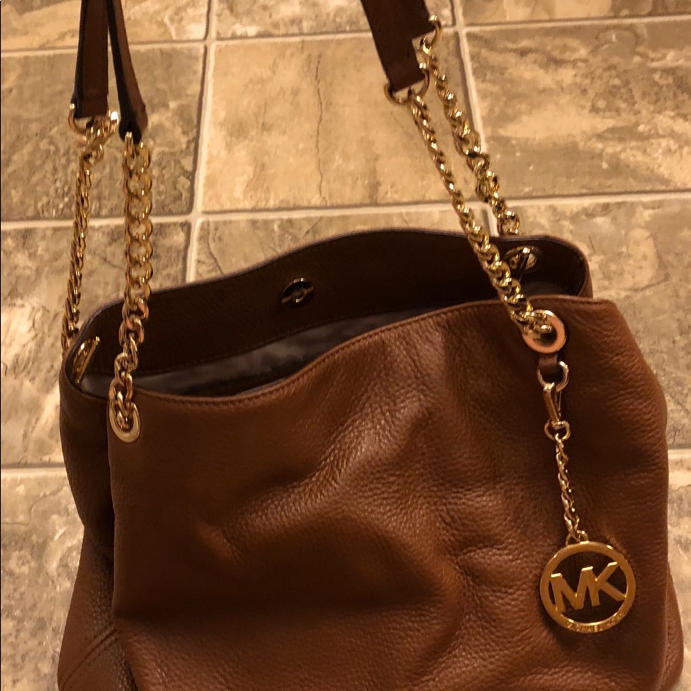 Never wear brown